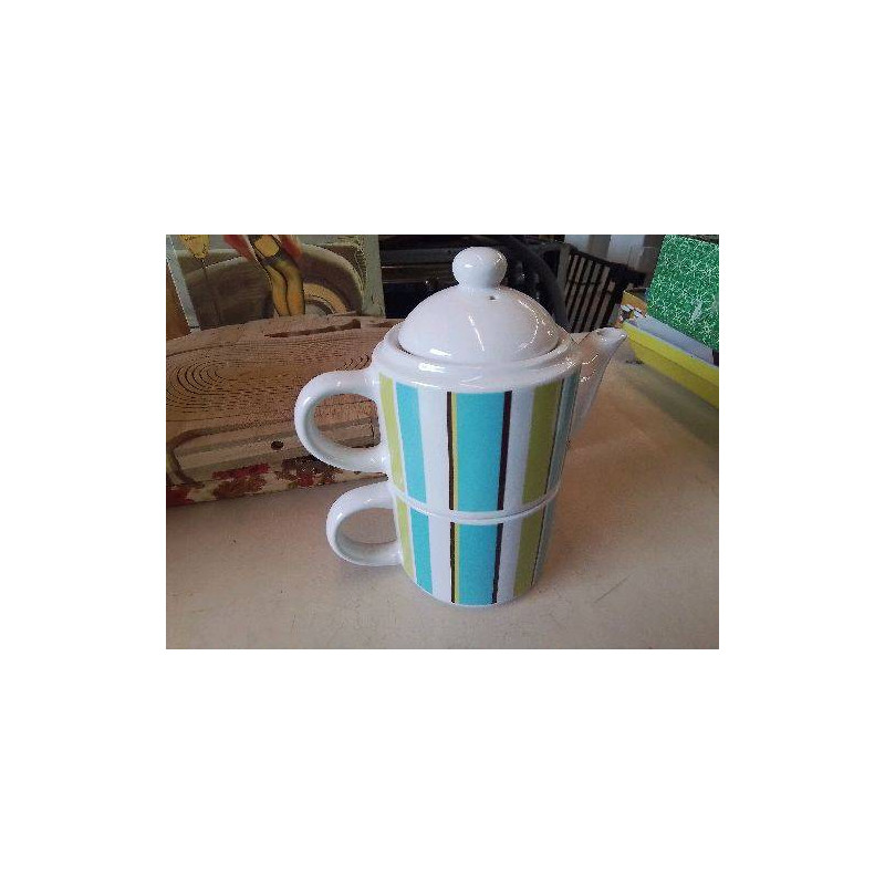 THÉIÈRE AVEC SA TASSE