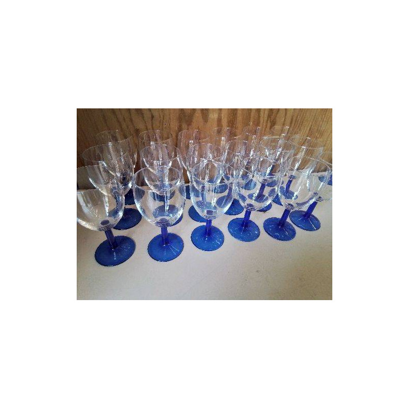 VERRE A PIED BLEUE 
