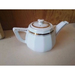 THÉIÈRE EN PORCELAINE 