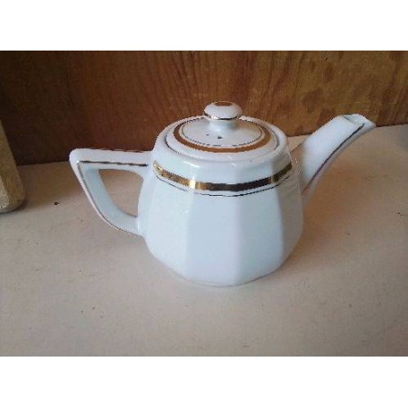 THÉIÈRE EN PORCELAINE 