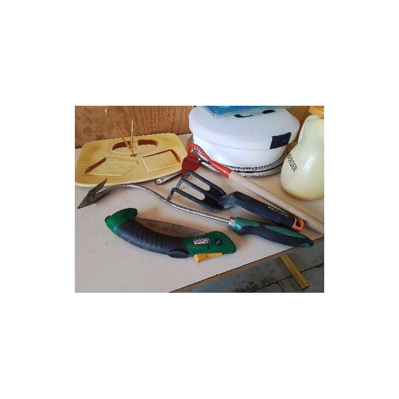OUTILS DE JARDIN