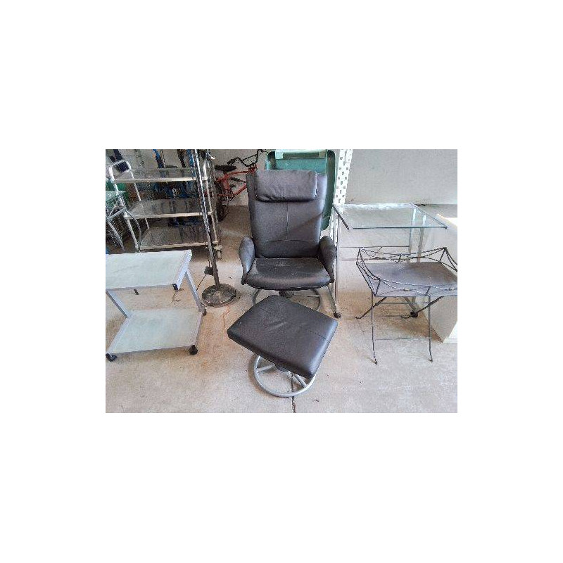 FAUTEUIL NOIR AVEC SON REPOSE PIED 