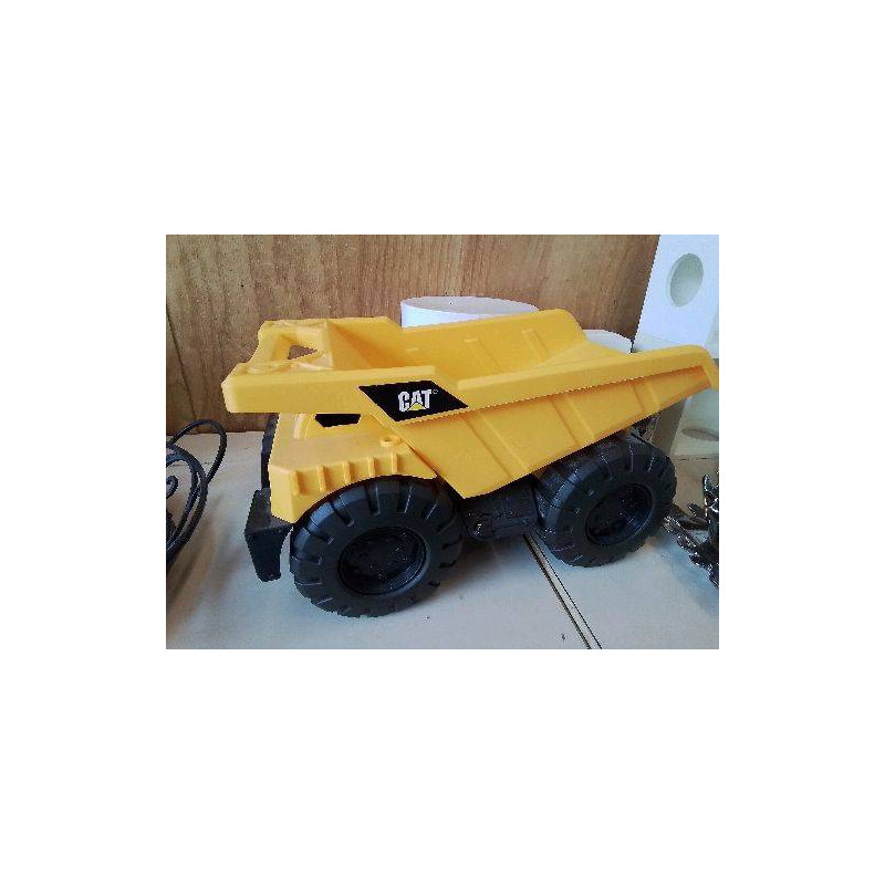 CAMION BENNE CAT