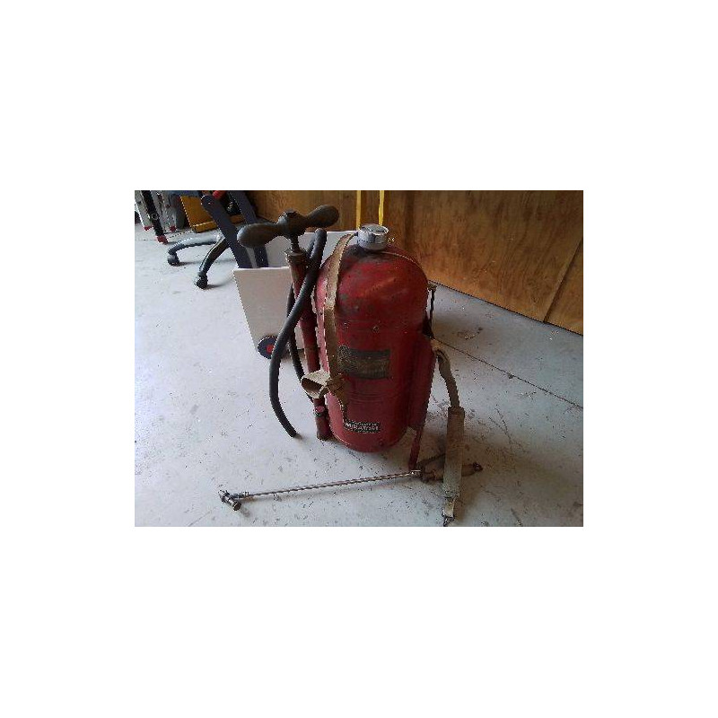 ANCIEN PULVÉRISATEUR MURATORI