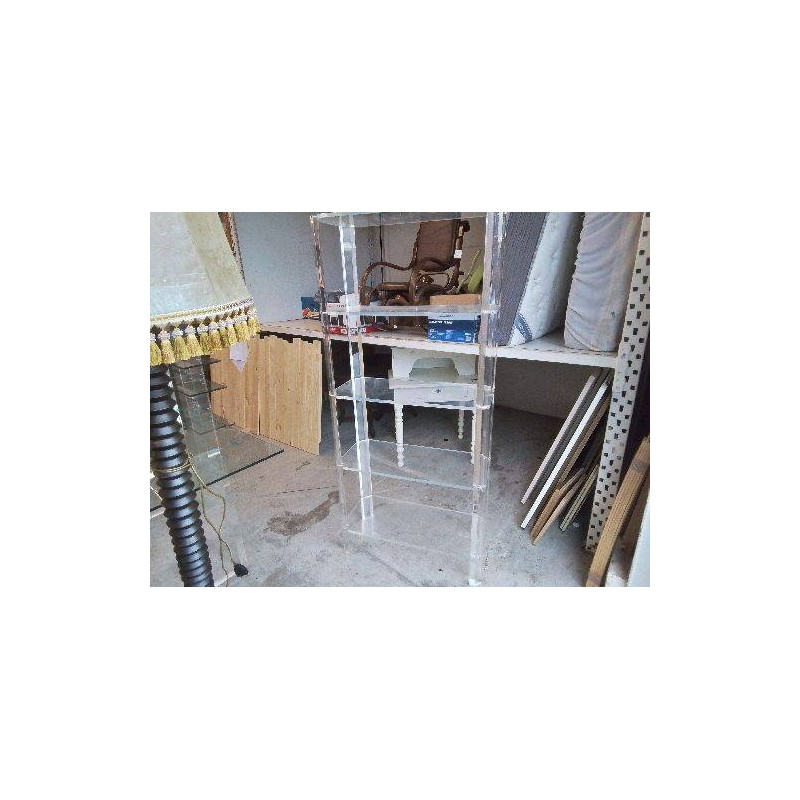 ETAGERE EN PLEXIGLAS 