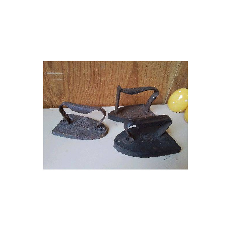 ANCIEN FER A REPASSER 