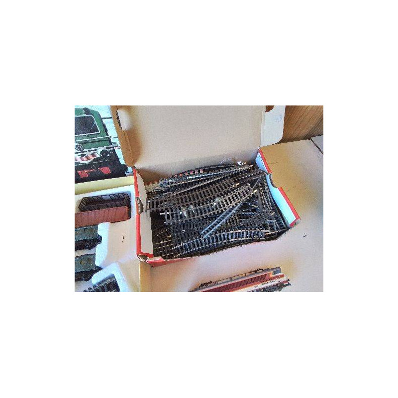 GROS LOT DE RAILS TRAIN MINIATURE