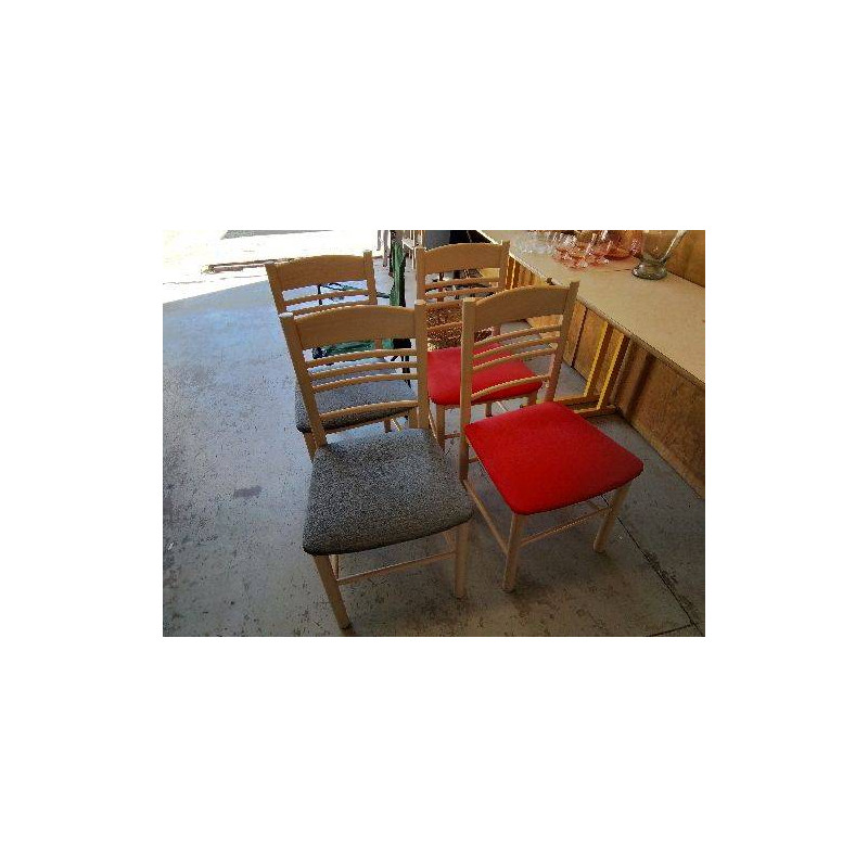 CHAISE TAPISSÉ COLORÉ 