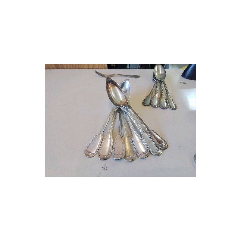LOT DE 7 CUILLERES A SOUPES EN METAL BLANC ARGENTÉ