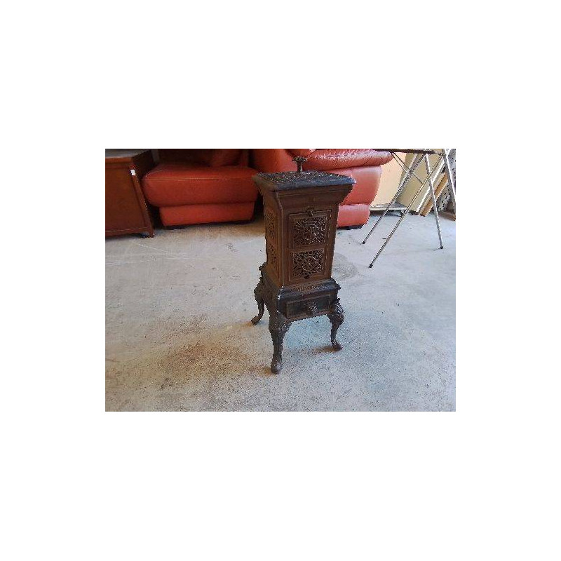 PETIT POÊLE EN FONTE DECORÉ