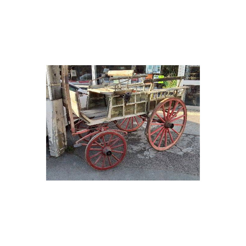 CHARETTE A CHEVAUX ANCIENNE (PRIX NEGOCIABLE)