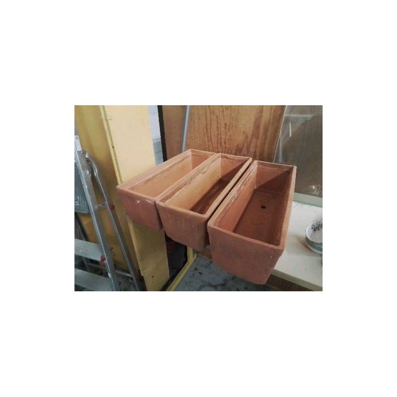 JARDINIÈRE EN TERRE CUITE