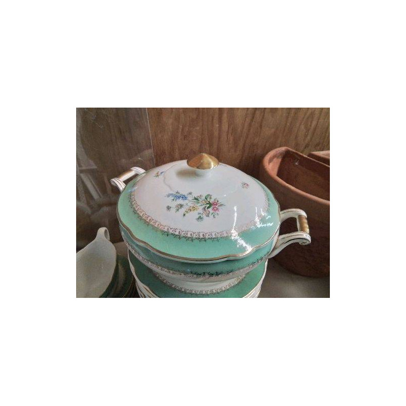 SOUPIÈRE MOTIF FLORAL EN PORCELAINE 