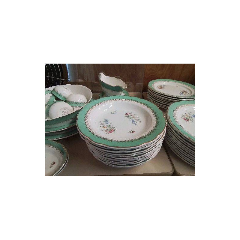 ASSIETTE CREUSE MOTIF FLORAL EN PORCELAINE 