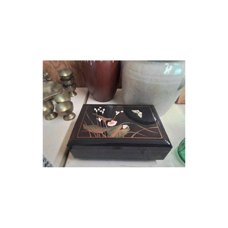 BOITE À BIJOUX LAQUÉ NOIR 