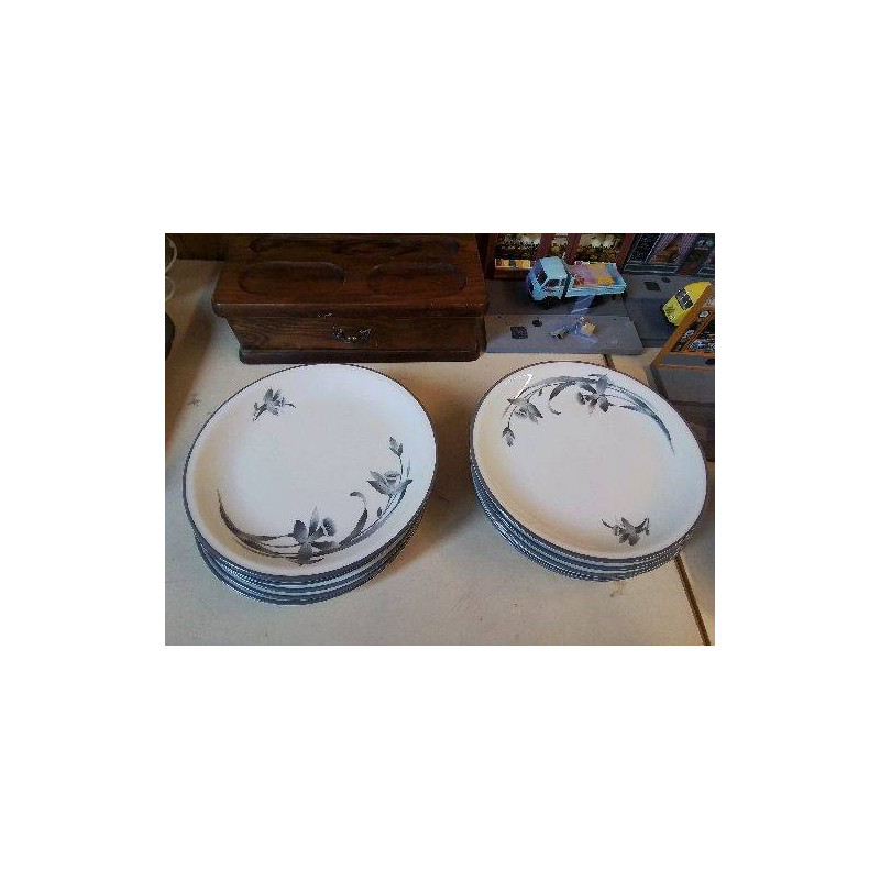 LOT DE 6 ASSIETTES À DESSERT GRISE 