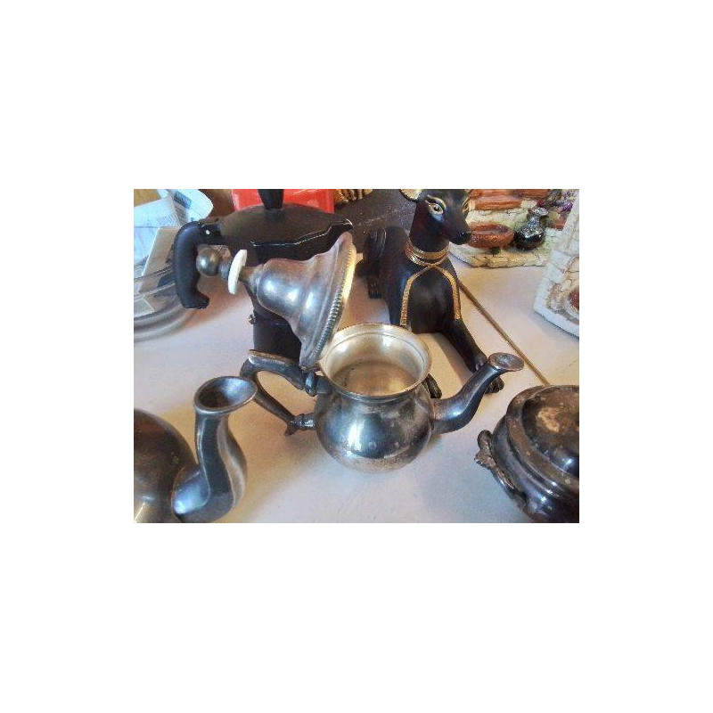 PETIT PICHET EN MÉTAL ARGENTÉ 