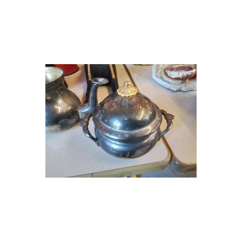 PETIT POT EN METAL ARGENTÉ 