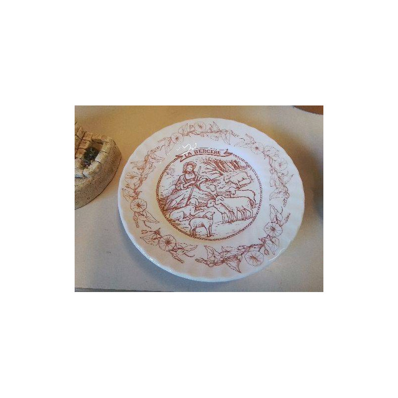 LOT DE 3 ASSIETTES À DESSERT 