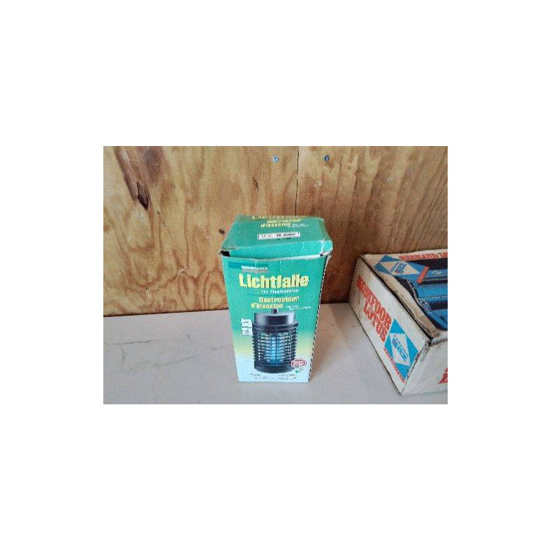 DESTRUCTEUR D’INSECTES 