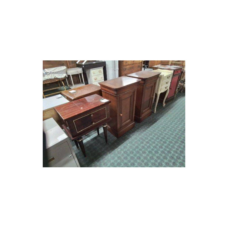 CHEVET DE STYLE LOUIS PHILIPPE EN MERISIER