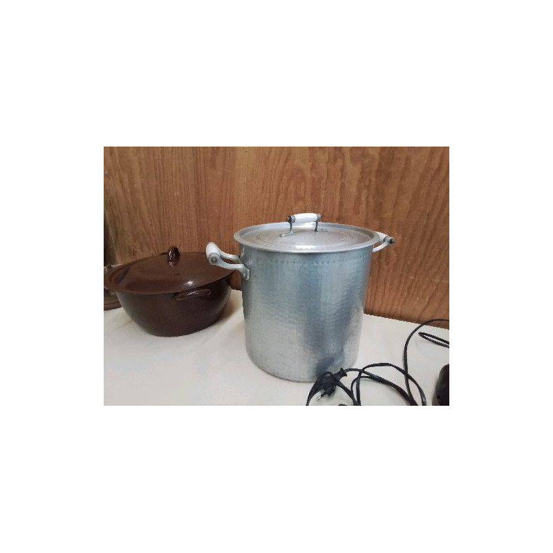 GRAND FAIT TOUT EN ALUMINIUM MARTELÉ