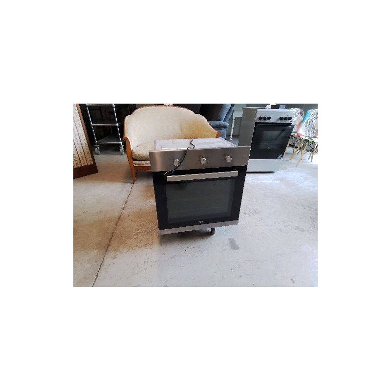 FOUR ELECTRIQUE ENCASTRABLE BEKO