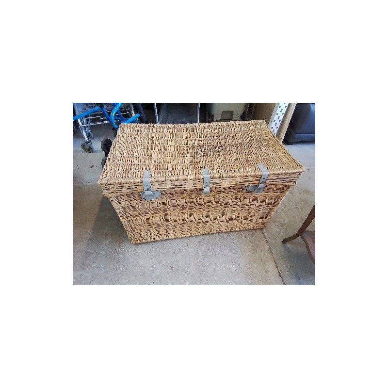 GRAND COFFRE EN OSIER