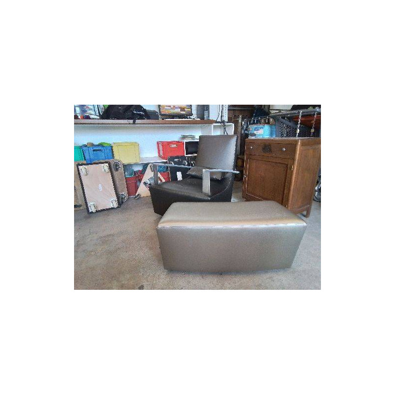 FAUTEUIL A BASCULE ET SON REPOSE PIED LIGNE ROSET