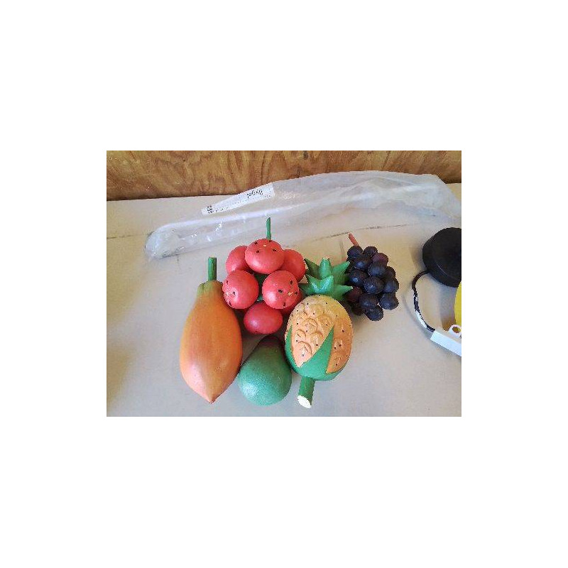 FRUIT EN BOIS