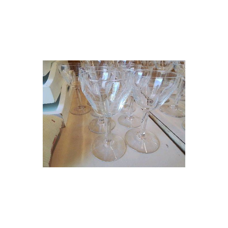 VERRE A LIQUEUR CISELÉ 