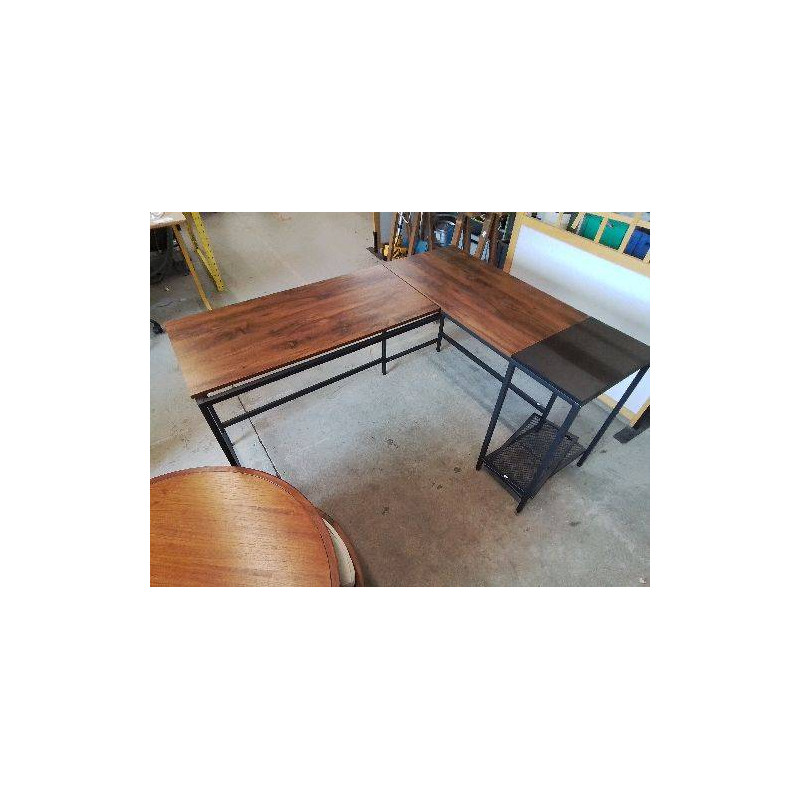 BUREAU D’ANGLE 