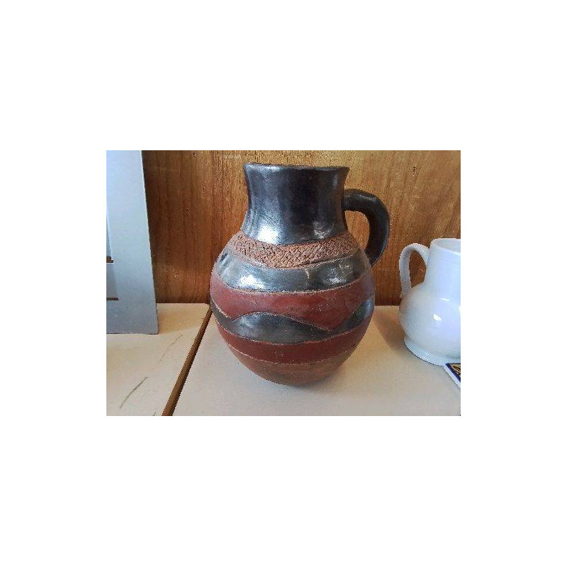 VASE EN TERRE CUITE