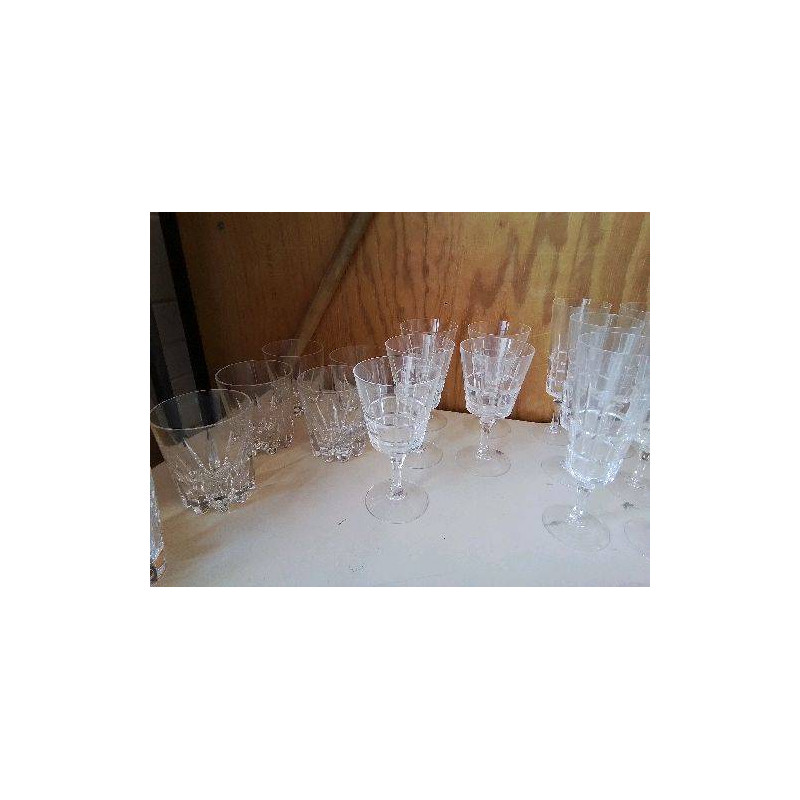 VERRE A PIED EN CRISTAL