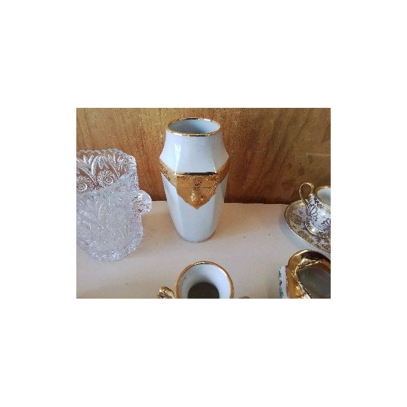 VASE LIMOGES MOTIF FLEURI DORÉ