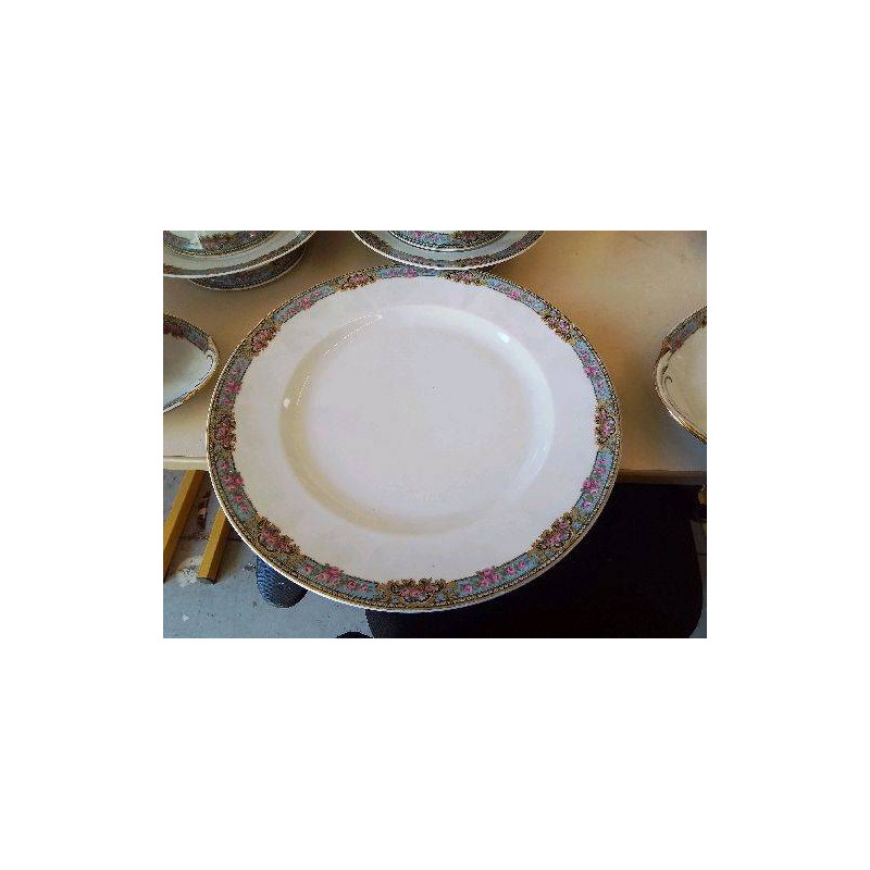 PLAT PORCELAINE MOTIF FLORAL 