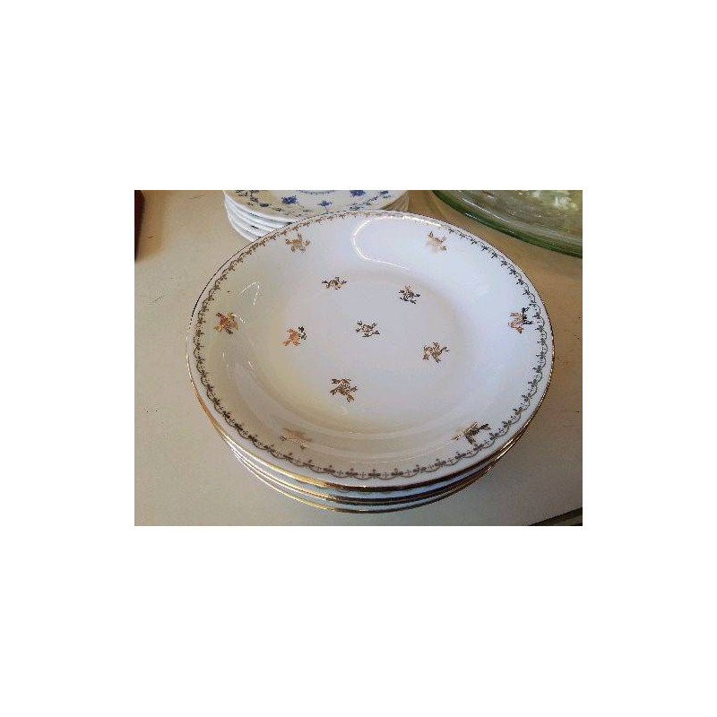 LOT DE 4 ASSIETTES CREUSES EN PORCELAINE 