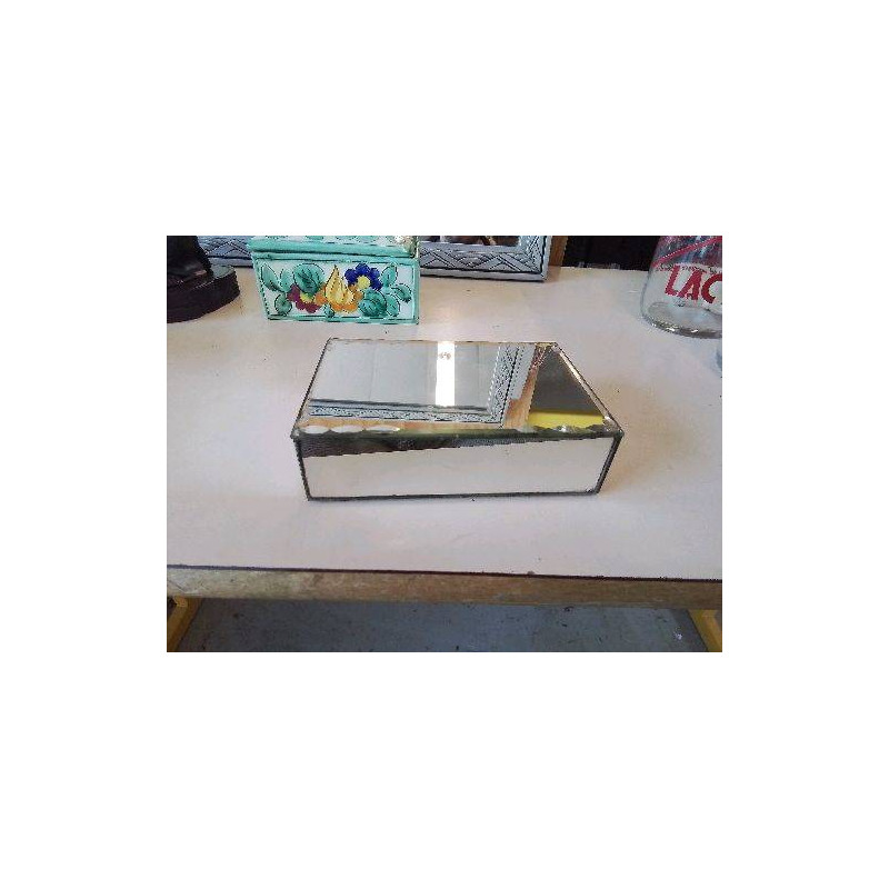 BOITE A BIJOUX AVEC MIROIR 