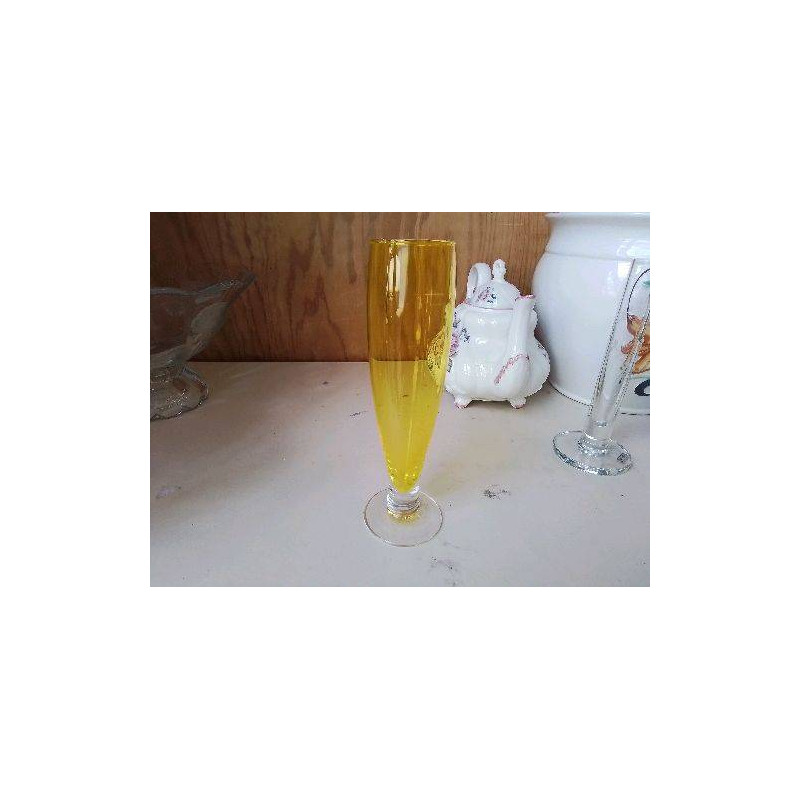 VASE JAUNE 