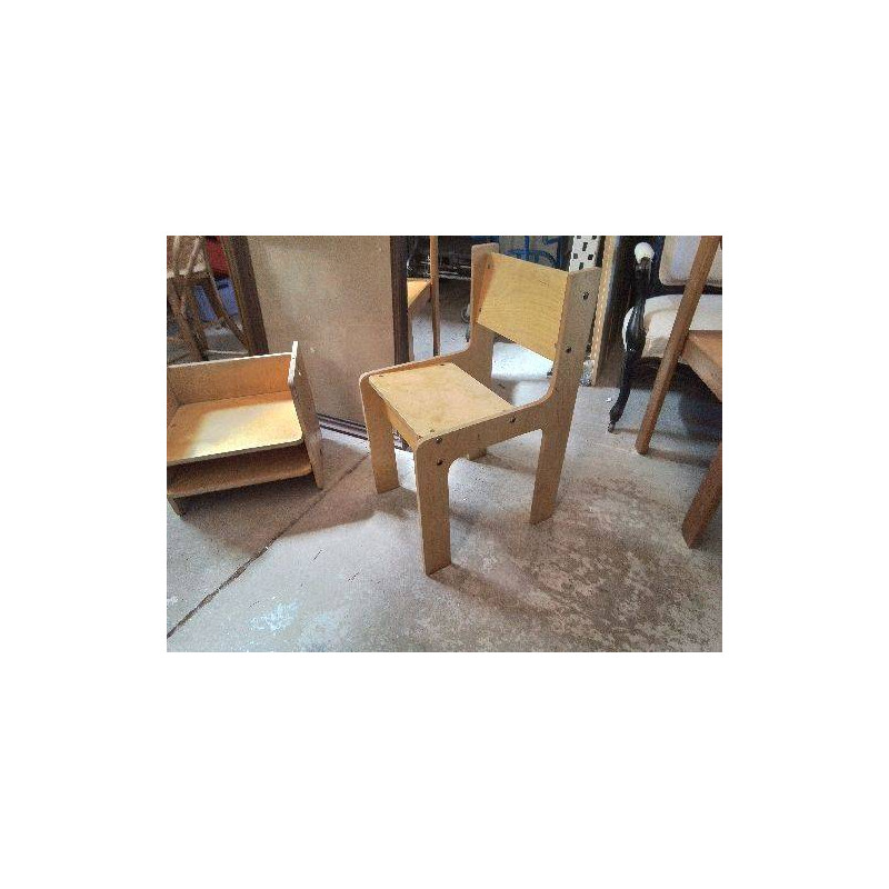 CHAISE EN CONTRE-PLAQUÉ ANNEE 70