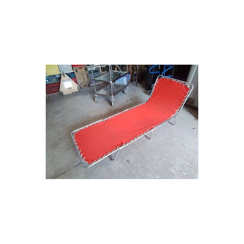 LIT DE CAMP  ROUGE 
