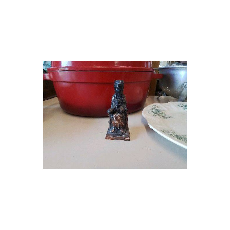 STATUETTE 
