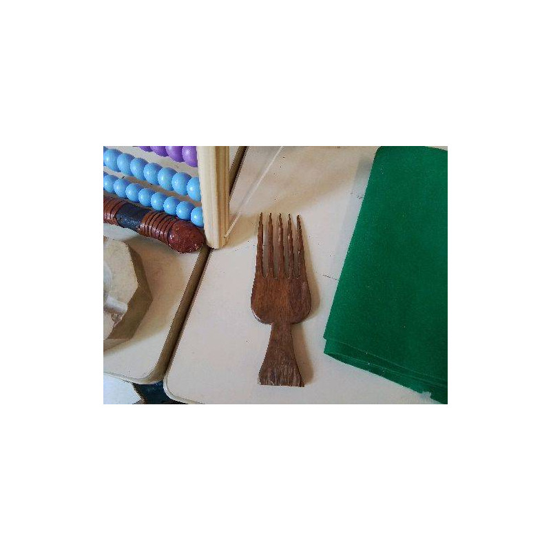 PEIGNE EN BOIS