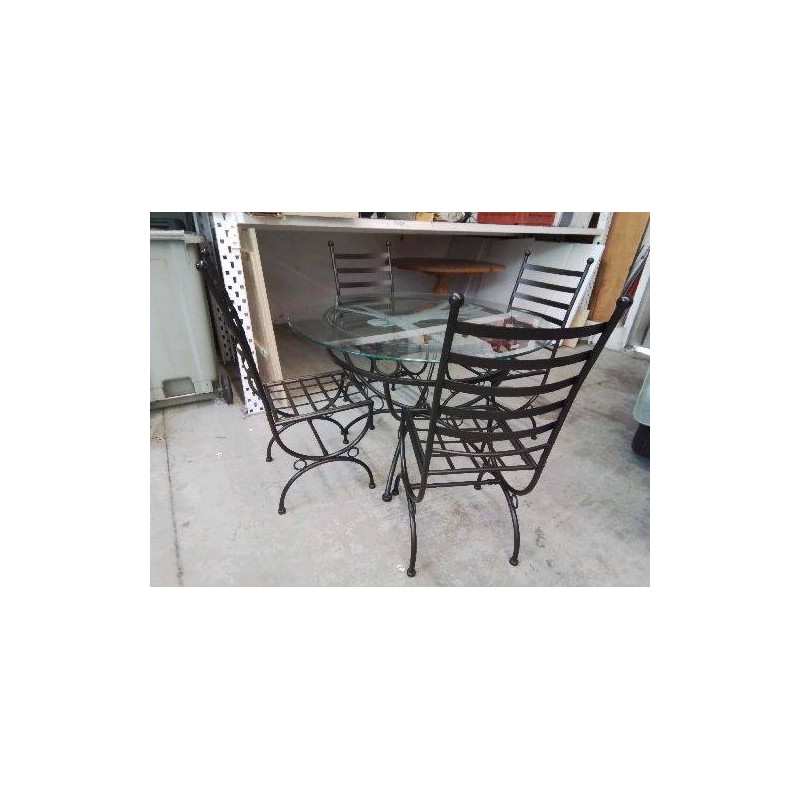CHAISE EN ACIER