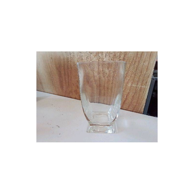 VASE EN VERRE