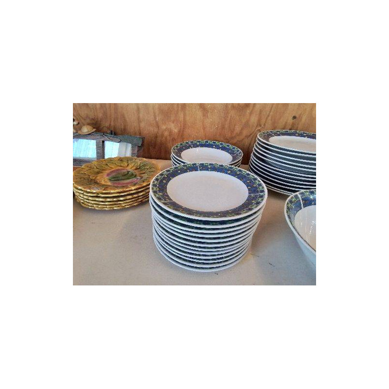LOT DE 6 ASSIETTES À DESSERT MOTIF FLEURS BLEU 