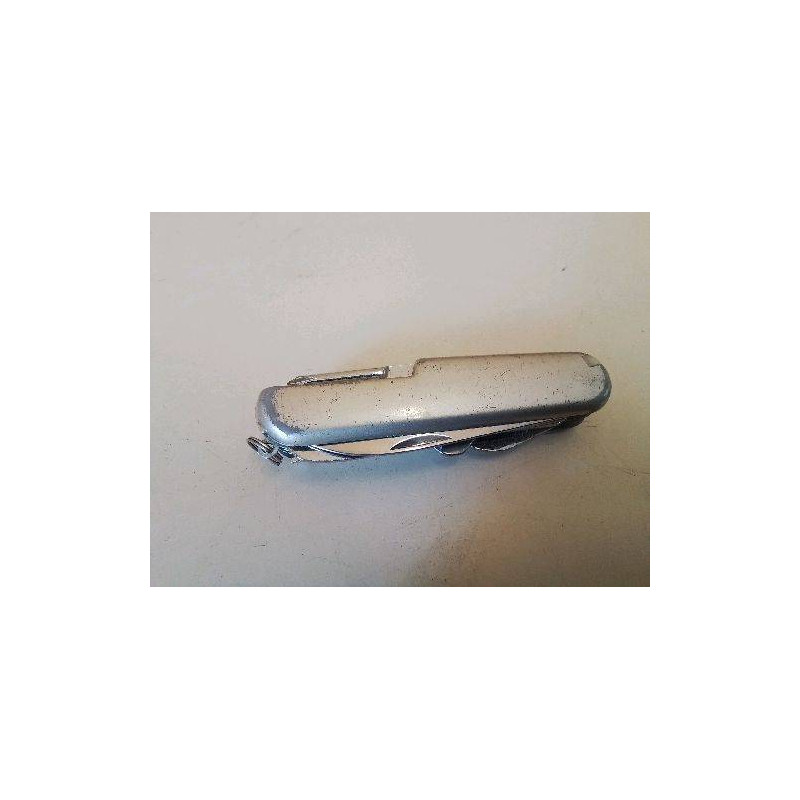 COUTEAU MULTIFONCTION 