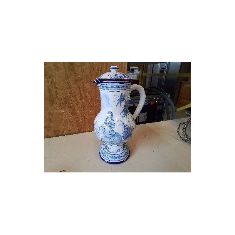CHOCOLATIERE EN PORCELAINE DE MONTAGNON 