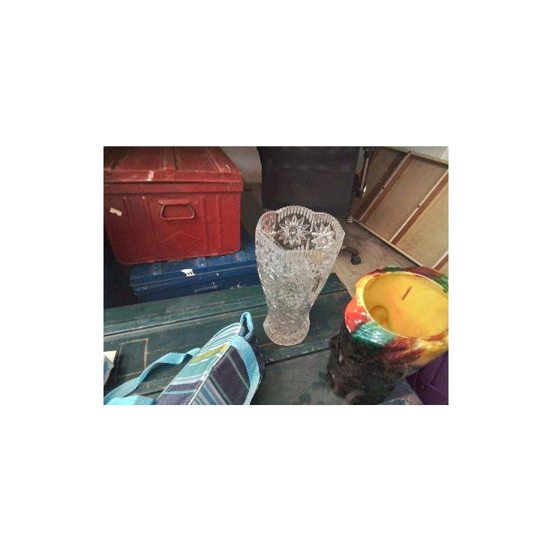 VASE EN VERREVMOULÉ