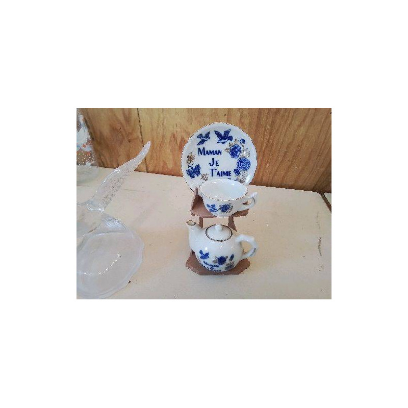 DINETTE EN PORCELAINE 